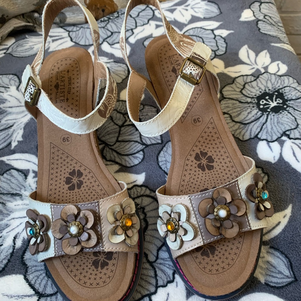 Spring Step L’Artiste’s BlueSky Sandals in Cream and Tan, Women’s 39 (8-1/2 Med)